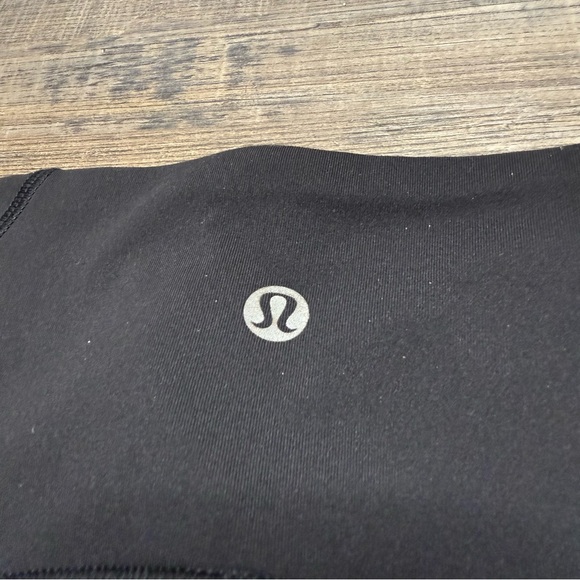 Lululemon Train Times 7/8 Pant Leggings Women's Size 6
Black Mesh Yoga Athletic - Picture 6 of 12